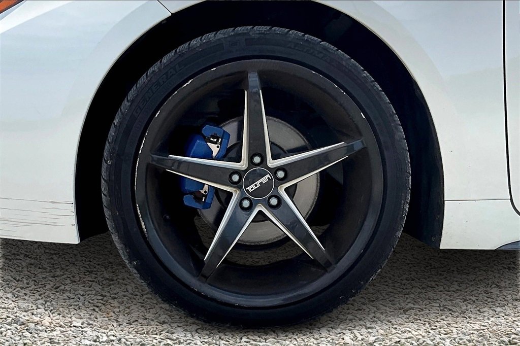 Used 2021 Toyota Corolla XSE image 9