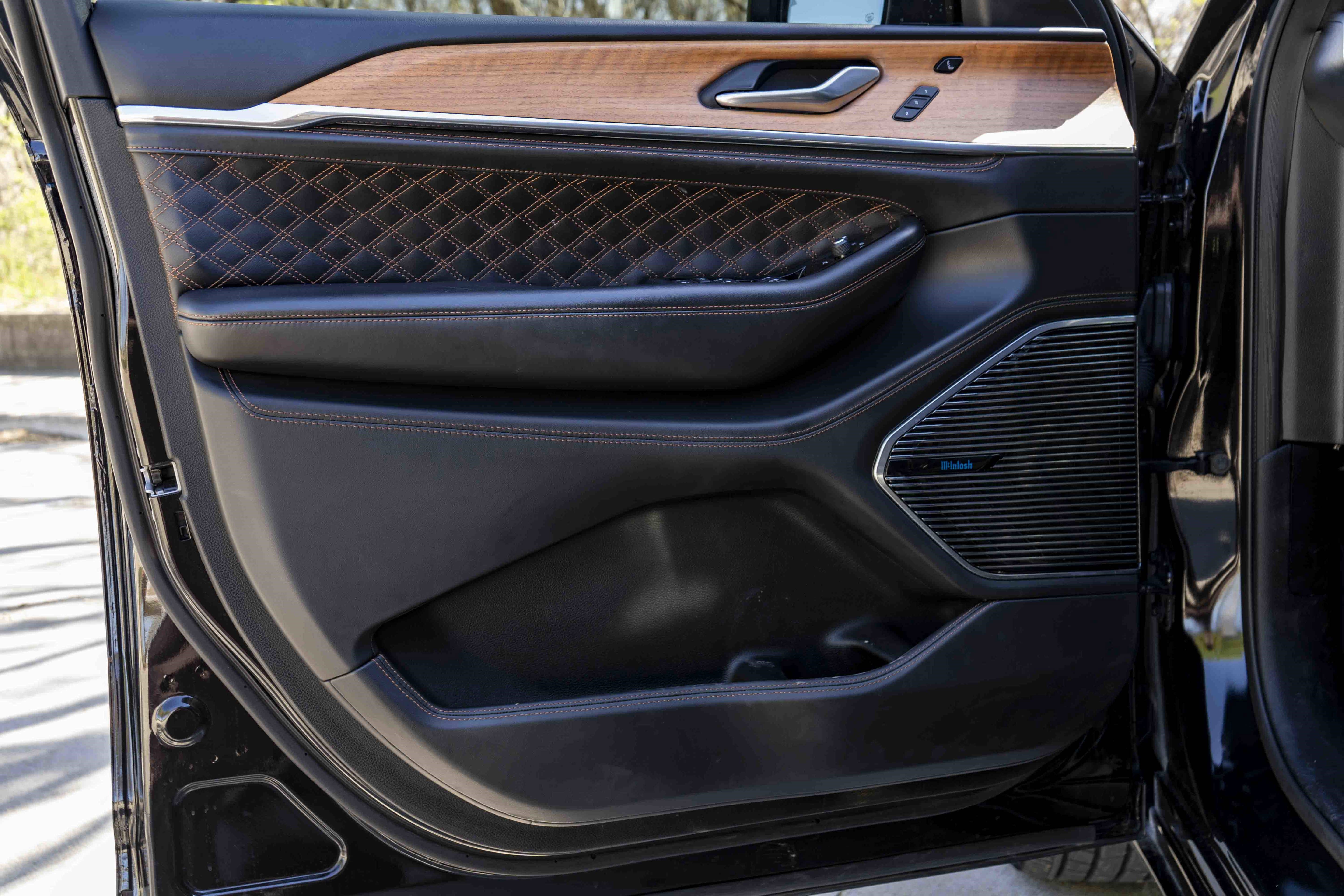 Used 2023 Jeep Grand Cherokee Summit image 41