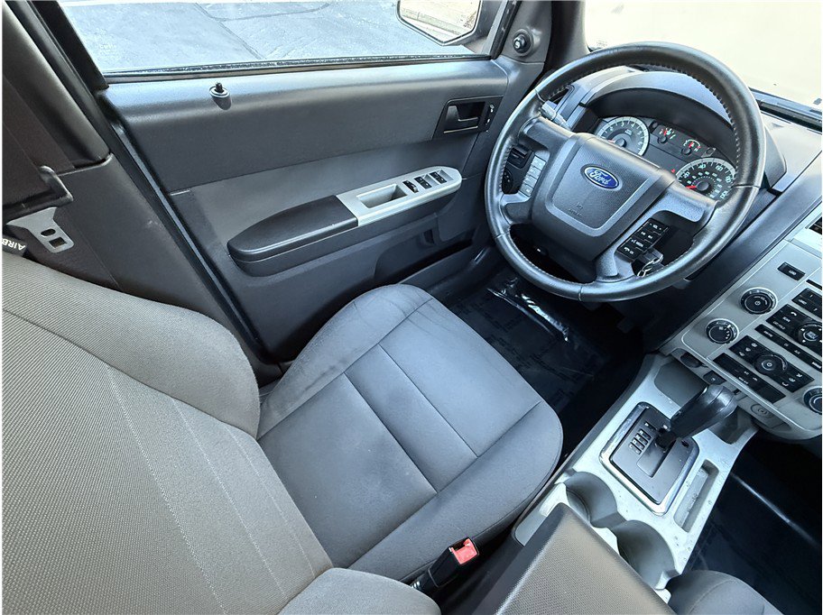 Used 2010 Ford Escape XLT image 7