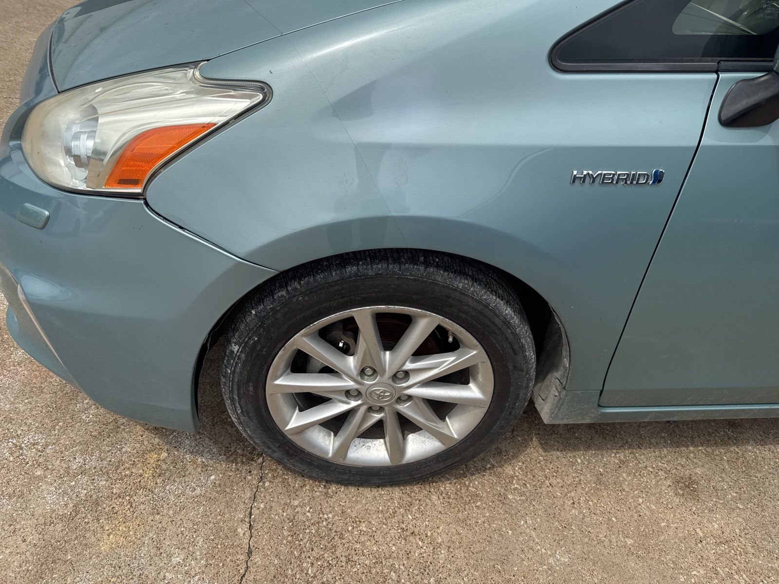 Used 2013 Toyota Prius V Five image 2