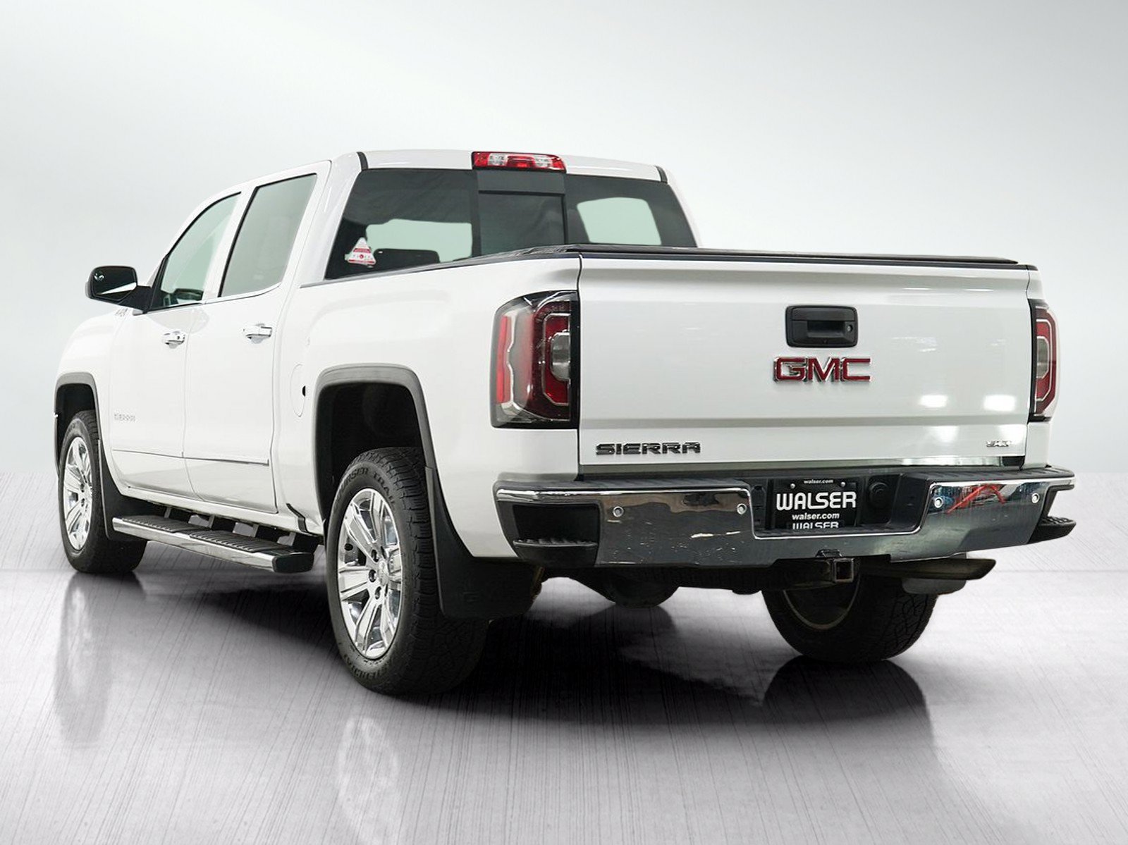 Used 2018 GMC Sierra 1500 SLT AWD/4WD image 3