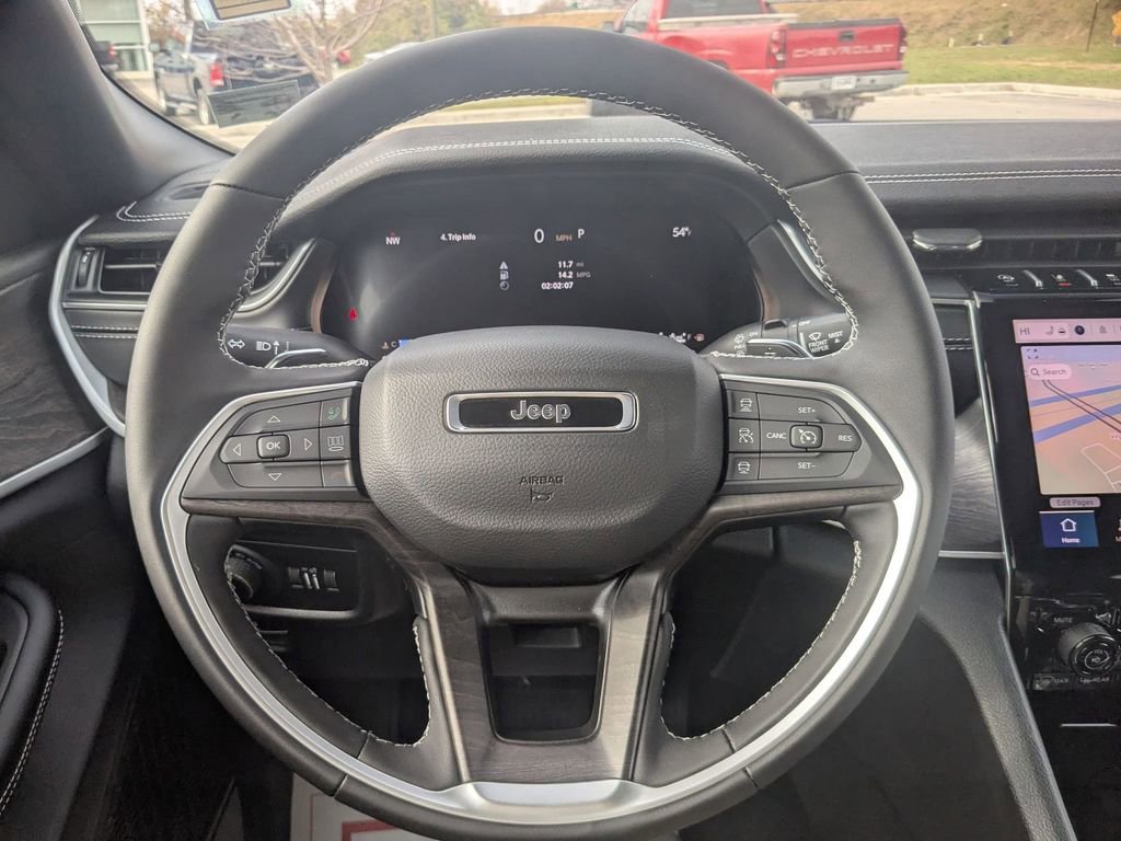 New 2025 Jeep Grand Cherokee L Limited w/ Trailer Tow Package image 23