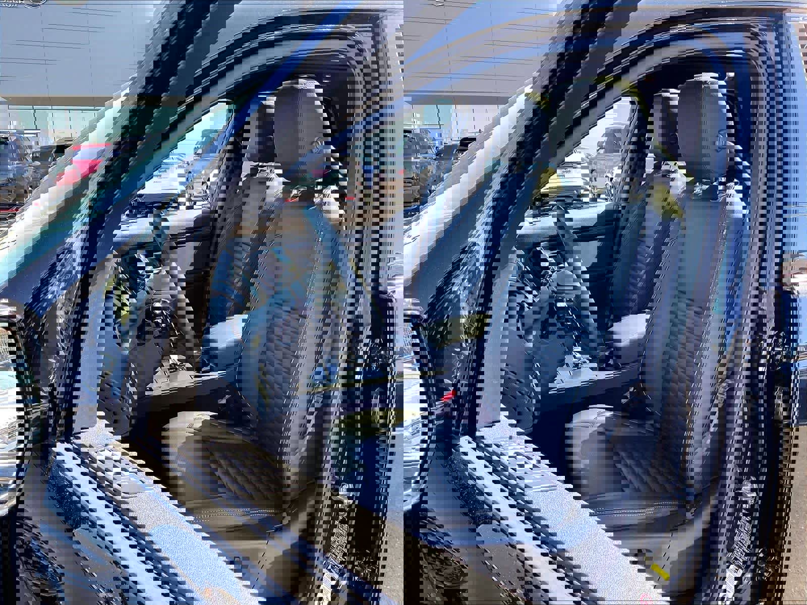 Used 2025 Land Rover Discovery Sport Dynamic SE image 27