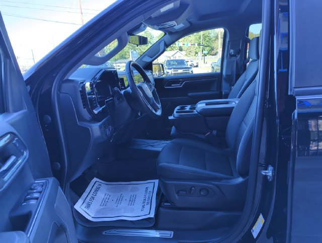Used 2023 Chevrolet Silverado 1500 LT AWD/4WD image 11