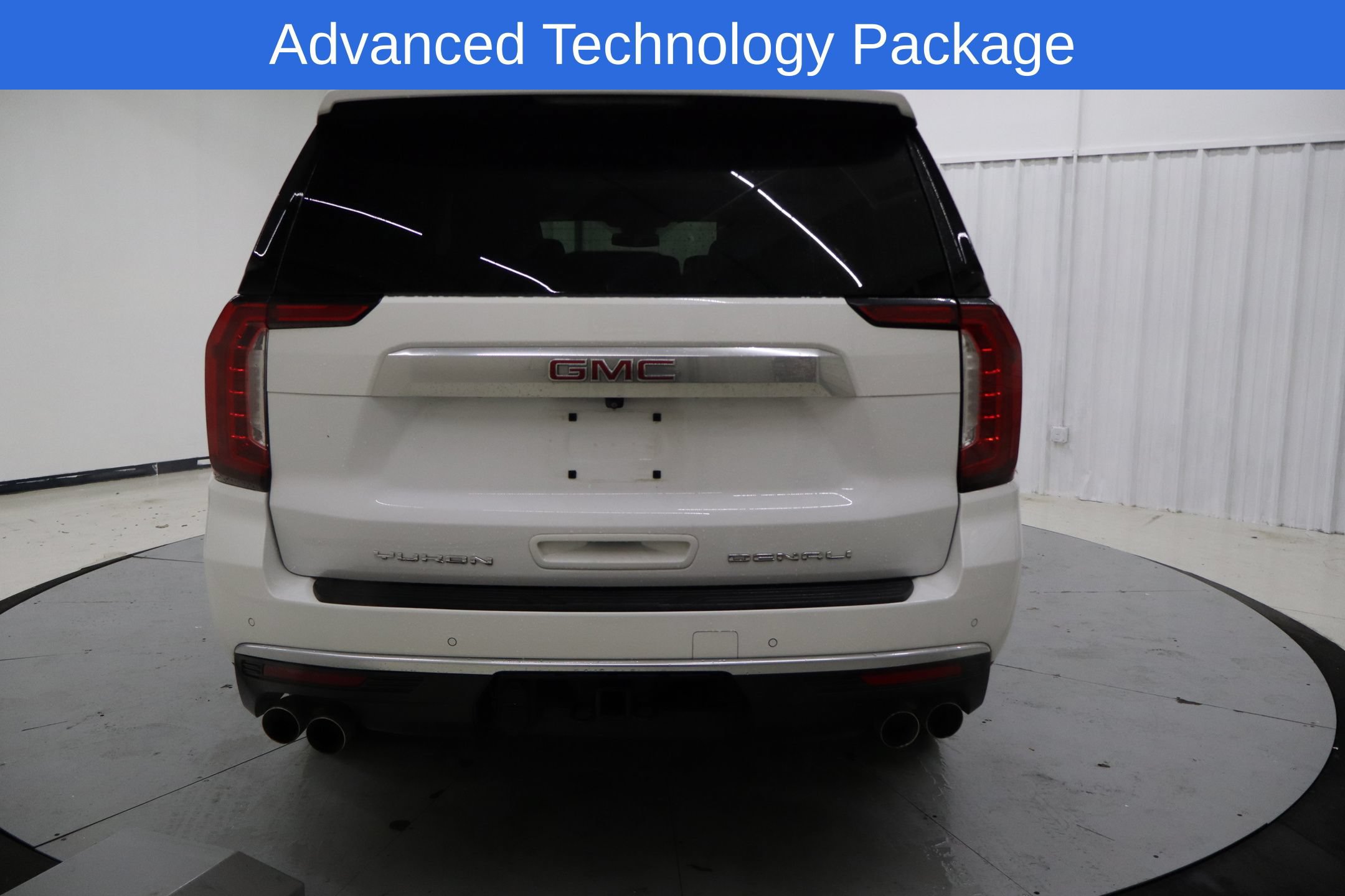 Used 2024 GMC Yukon XL Denali AWD/4WD image 3