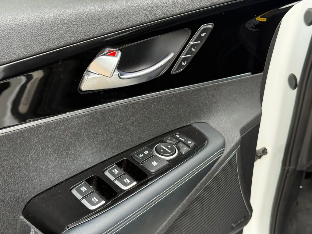 Used 2016 Kia Sorento SX w/ SXL Technology Package image 11