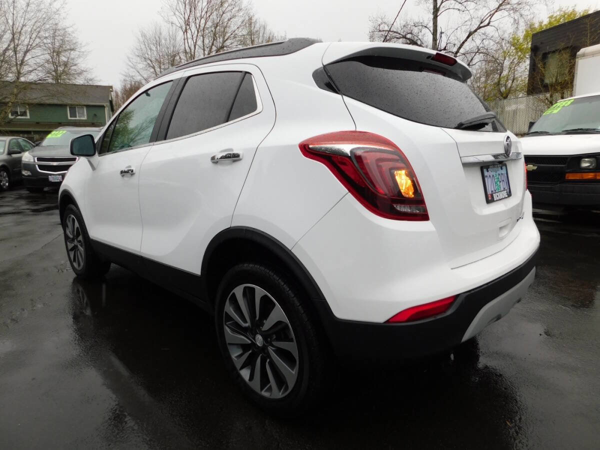 Used 2021 Buick Encore Preferred image 3