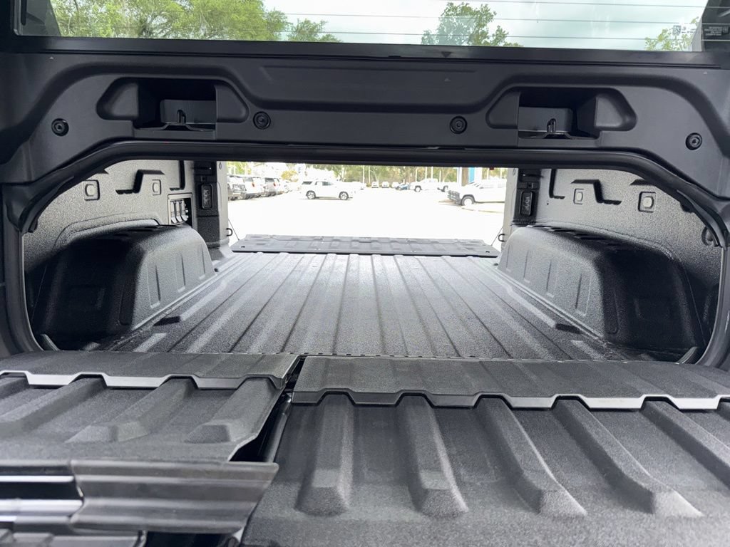 Used 2026 Chevrolet Silverado EV Trail Boss AWD/4WD image 40