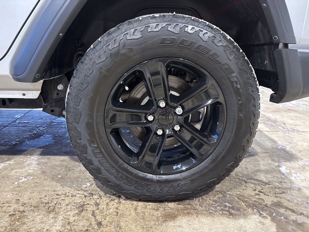 Used 2023 Jeep Wrangler Sport image 29