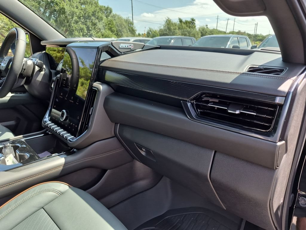 New 2026 GMC Yukon XL AT4 w/ AT4 Premium Plus Package AWD/4WD image 45