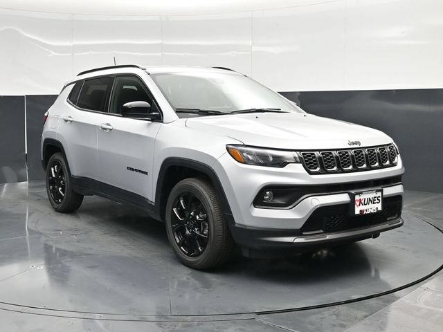 Used 2026 Jeep Compass Latitude AWD/4WD image 6
