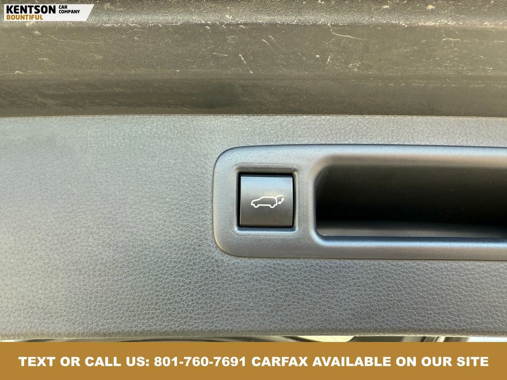 Used 2025 Toyota Highlander XLE image 40