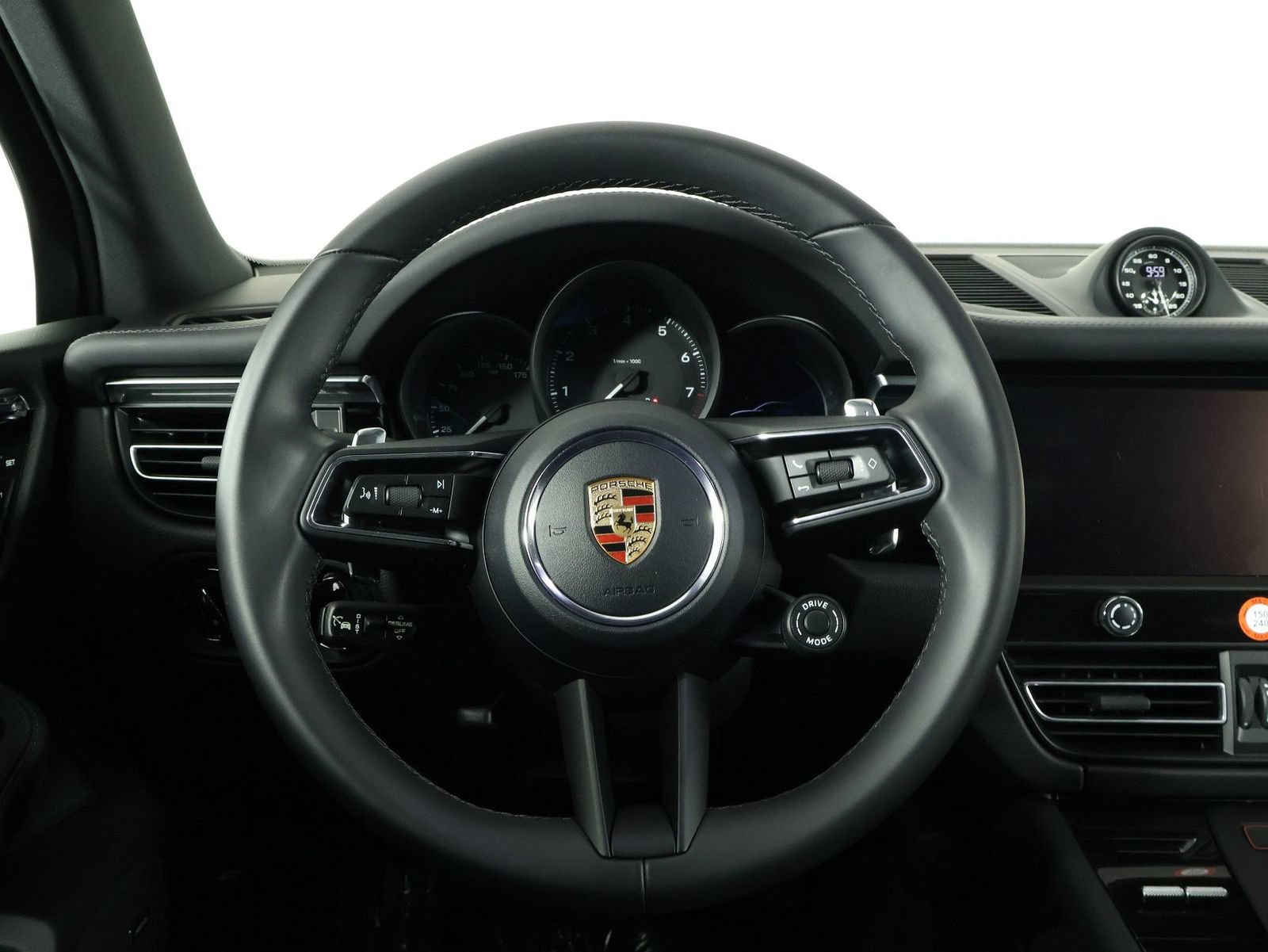 Certified 2026 Porsche Macan AWD/4WD image 12