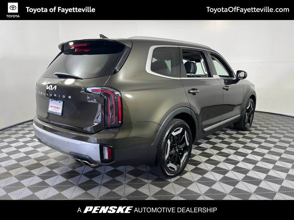 Used 2023 Kia Telluride EX w/ EX Captain's Chair Package FWD image 13