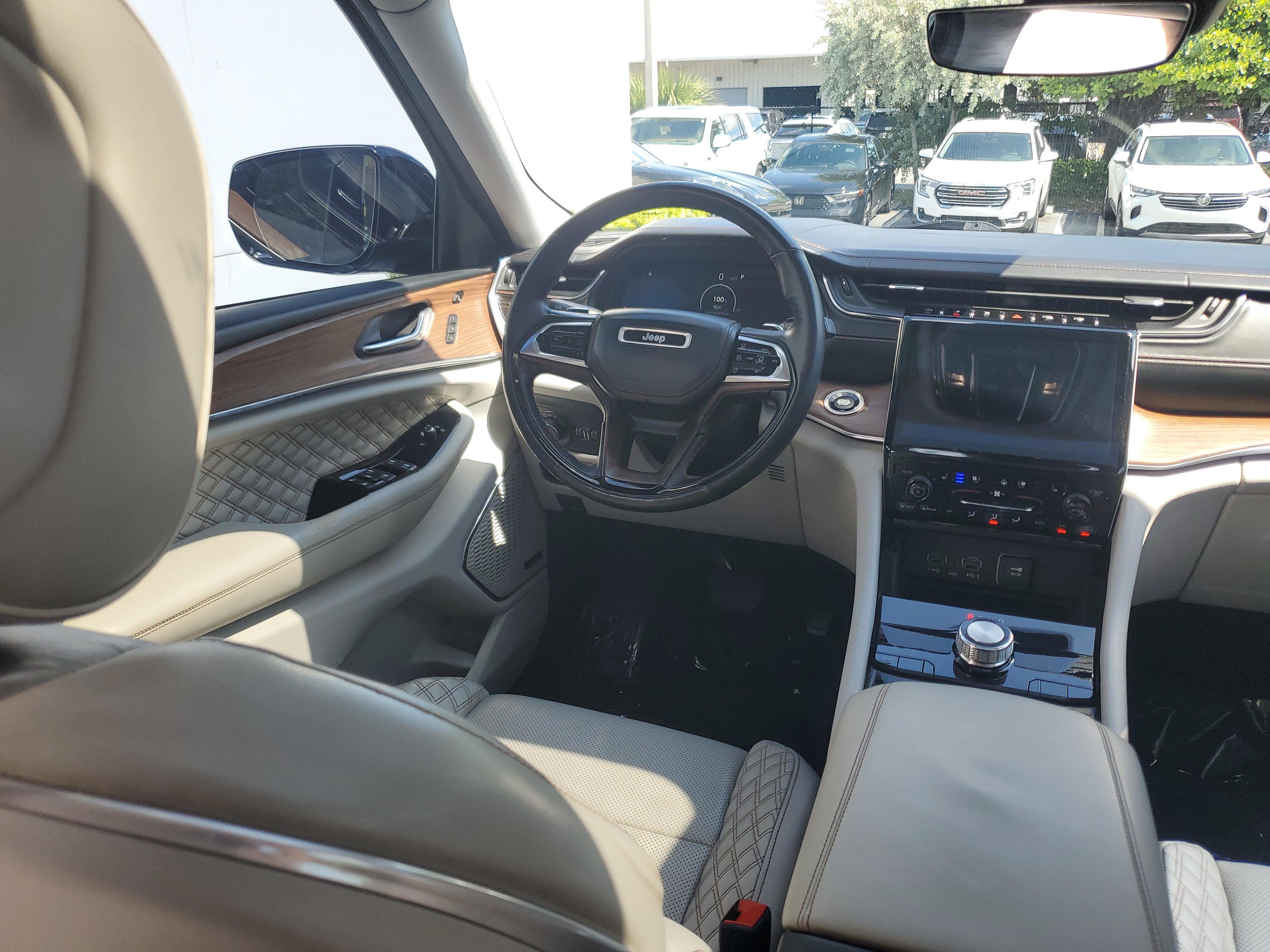Used 2021 Jeep Grand Cherokee L Summit w/ Luxury Tech Group V RWD image 17