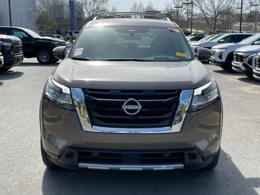 Used 2024 Nissan Pathfinder Platinum w/ Cargo Package video 2