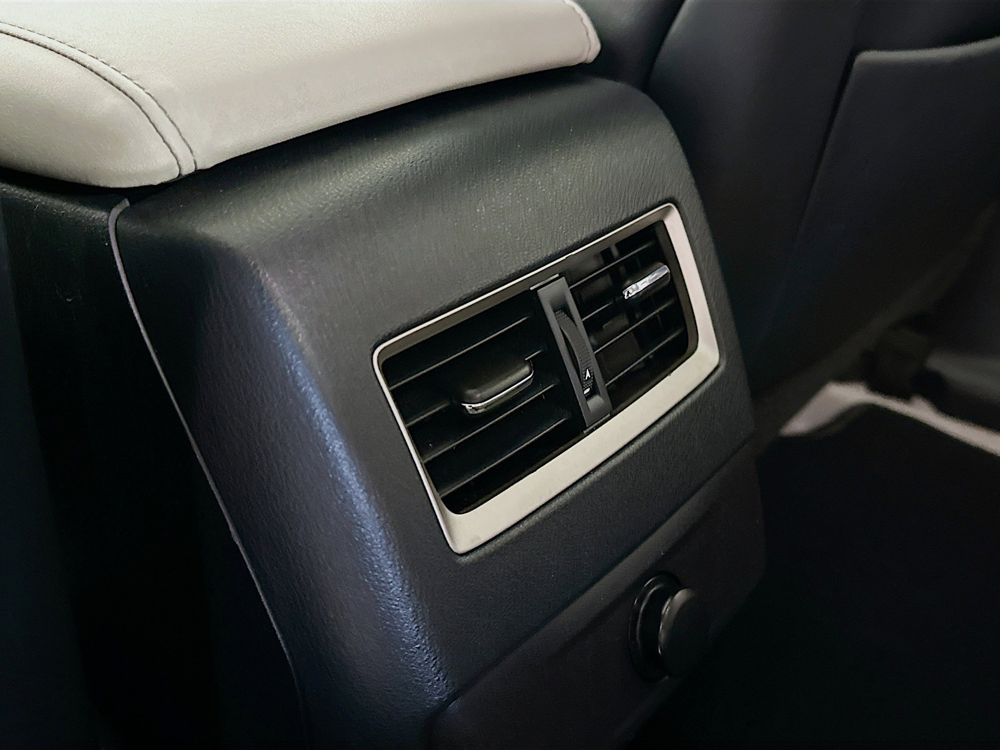 Used 2016 Lexus RX 450h AWD w/ Cold Weather Package image 28