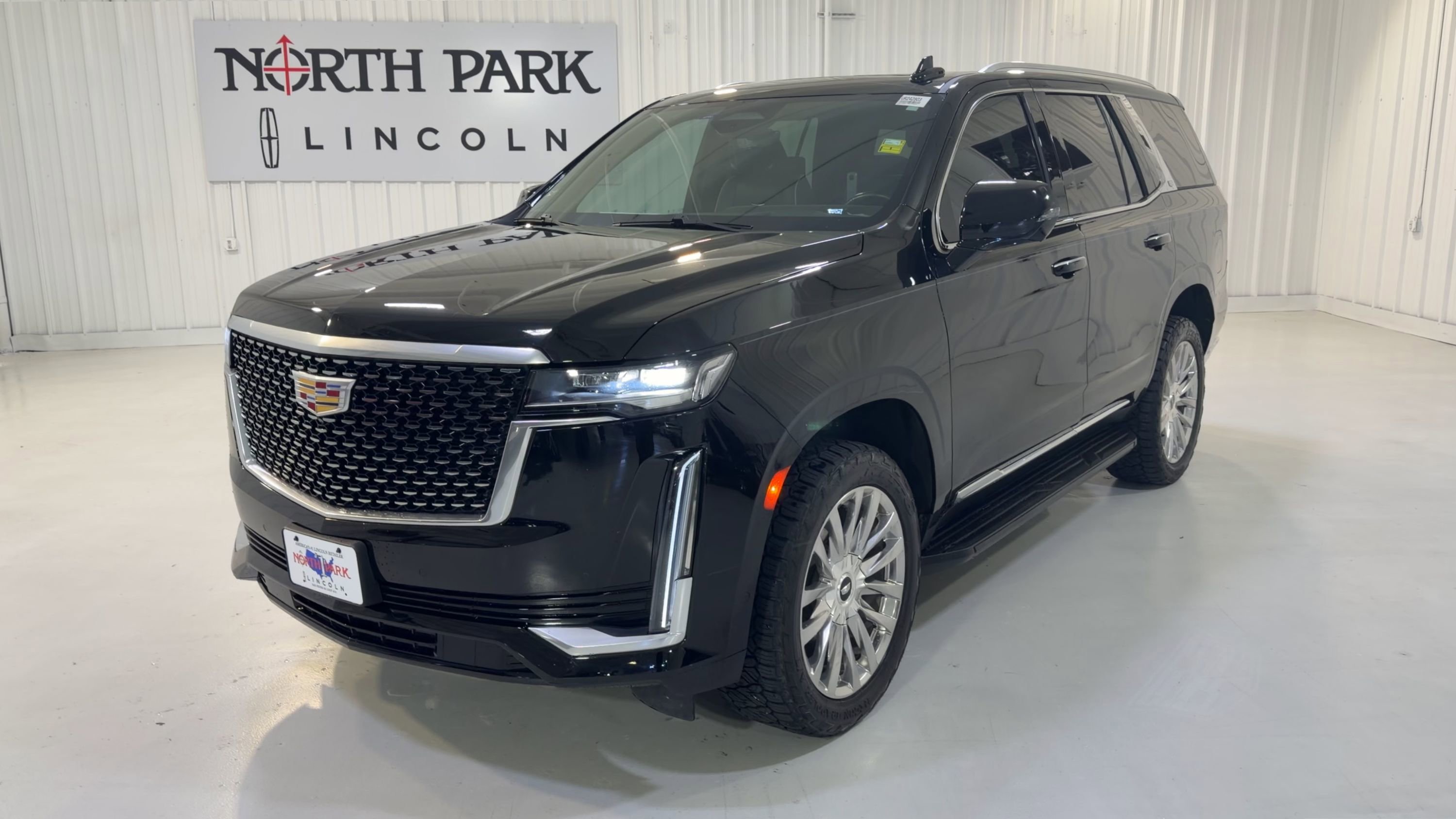 Used 2022 Cadillac Escalade Premium Luxury RWD image 5