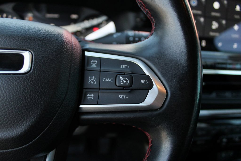 Used 2022 Jeep Compass Trailhawk w/ Trailhawk Convenience Group AWD/4WD image 23