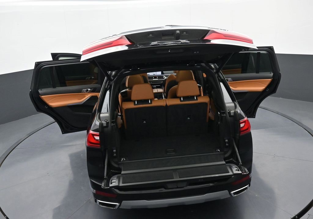 Used 2022 BMW X7 xDrive40i w/ Cold Weather Package image 43