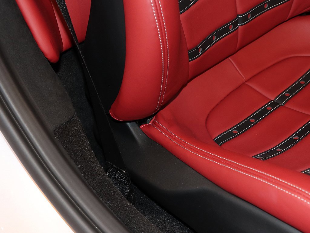 Certified 2021 Ferrari Roma image 36