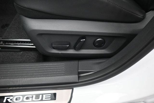 New 2026 Nissan Rogue Dark Armor AWD/4WD image 22