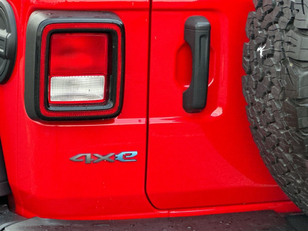 Used 2024 Jeep Wrangler Unlimited AWD/4WD image 25