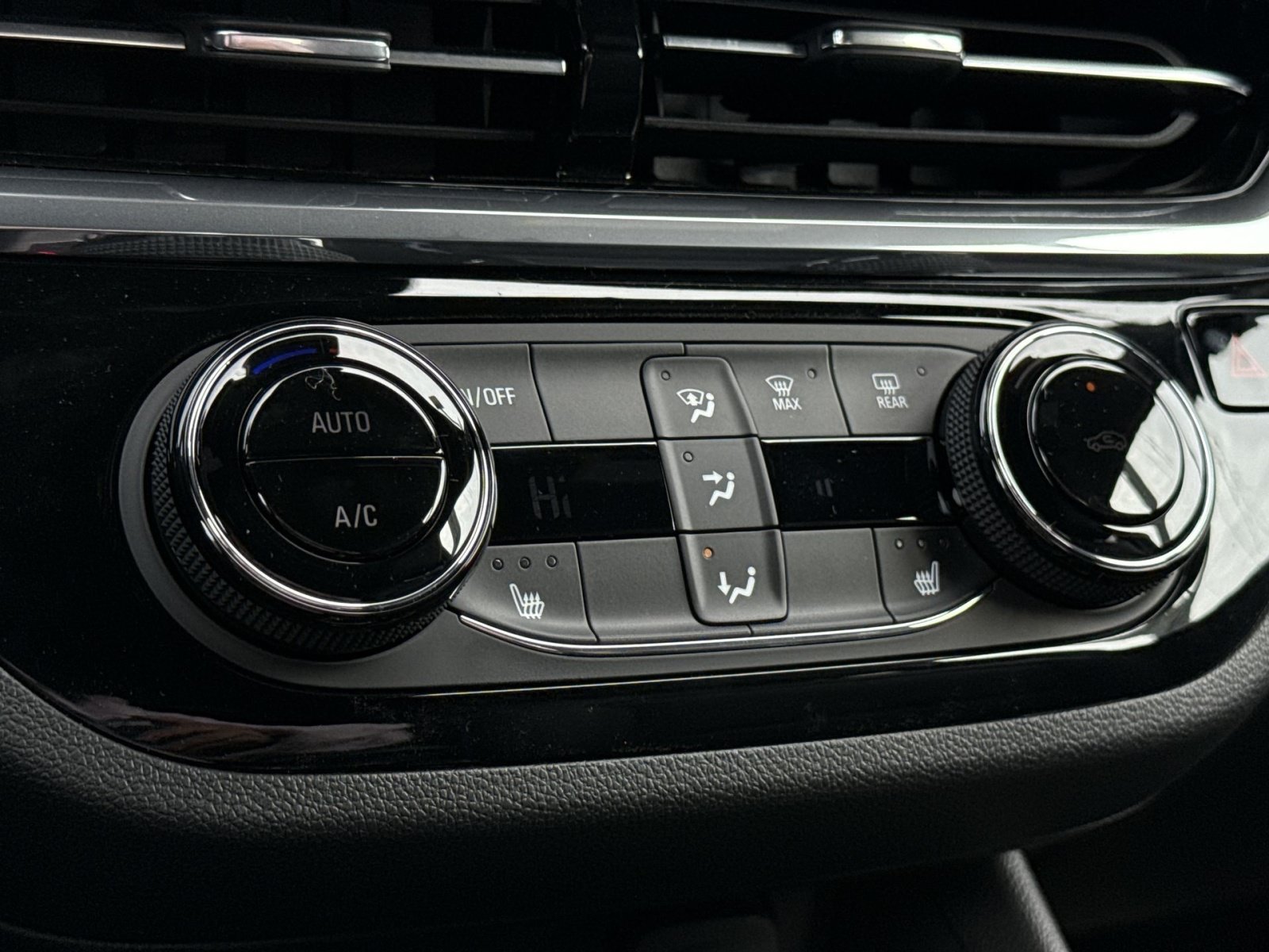 New 2026 Buick Envista Sport Touring w/ Convenience I Package FWD image 20