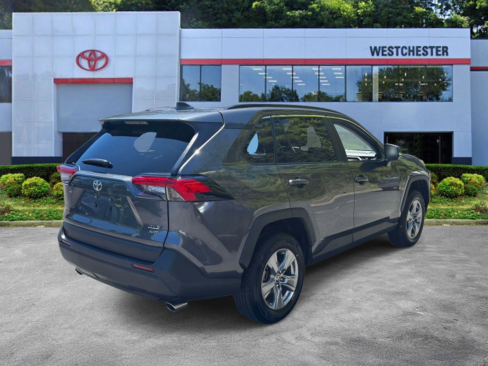Used 2025 Toyota RAV4 XLE AWD/4WD image 7