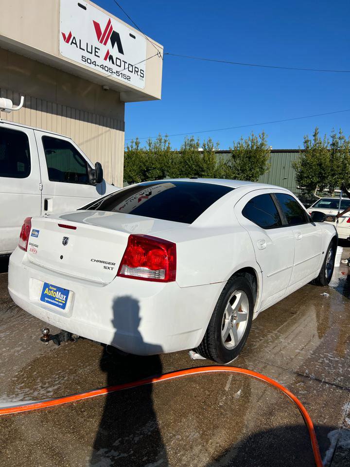 Used 2010 Dodge Charger SXT RWD image 3