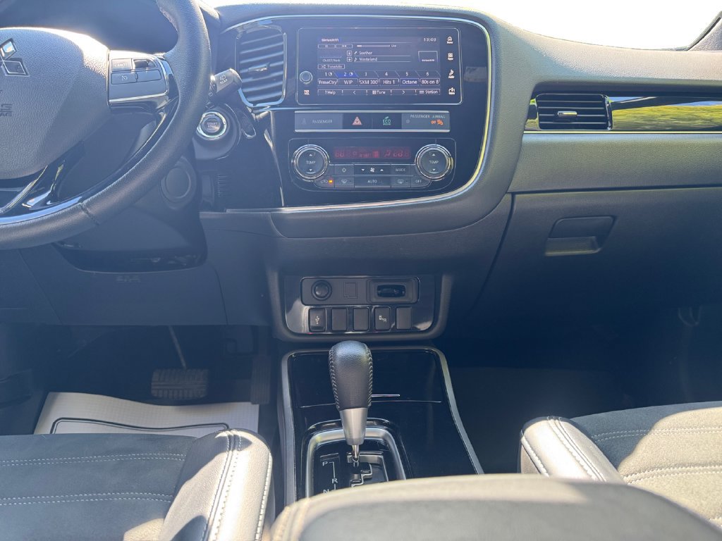 Used 2019 Mitsubishi Outlander AWD image 11