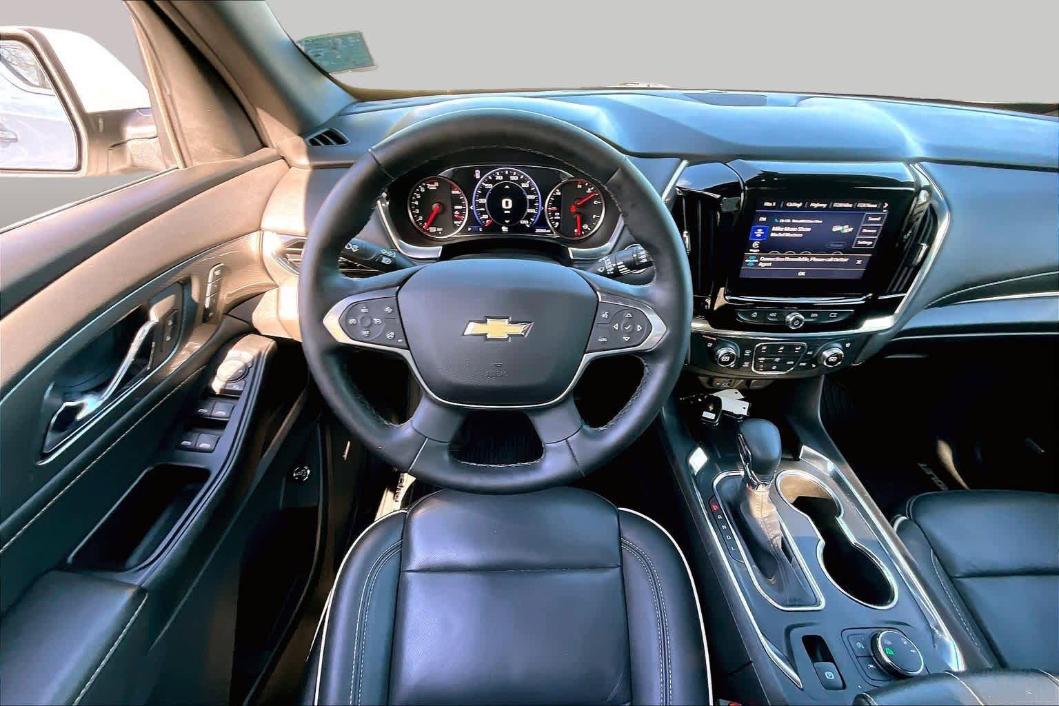 Used 2023 Chevrolet Traverse Premier AWD/4WD image 6