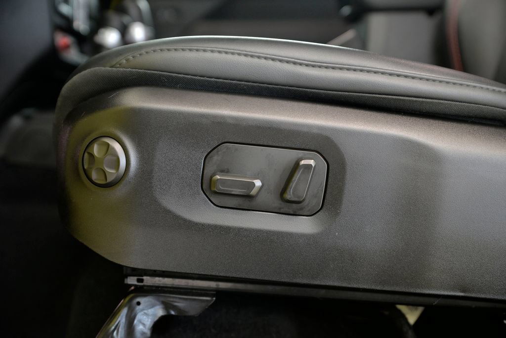 Used 2024 Jeep Wrangler Unlimited Rubicon AWD/4WD image 16
