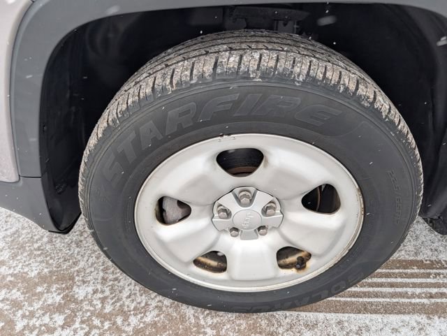 Used 2017 Jeep Cherokee Sport w/ Safety Group image 10