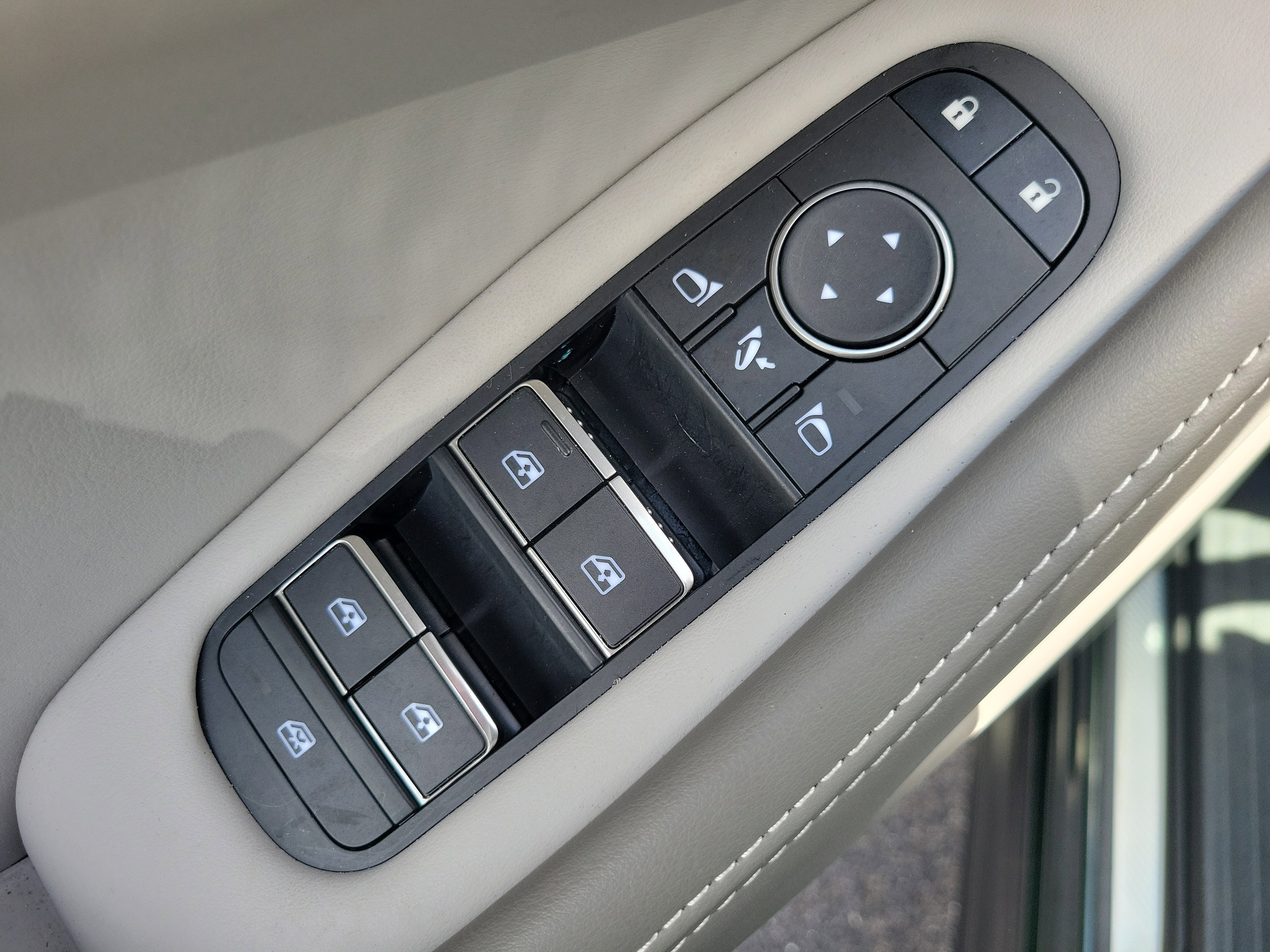 Certified 2026 INFINITI QX60 Luxe w/ Cargo Package image 17