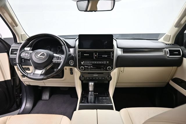 Used 2023 Lexus GX 460 Luxury w/ Sport Design Package AWD/4WD image 19