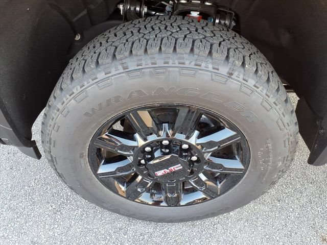 New 2026 GMC Sierra 2500 AT4 w/ AT4 Premium Plus Package AWD/4WD image 13
