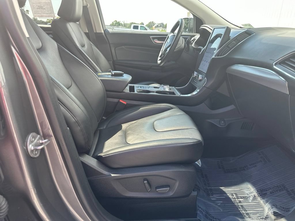 Certified 2022 Ford Edge Titanium w/ Equipment Group 301A AWD/4WD image 34