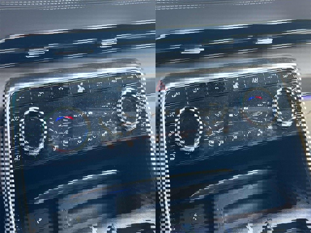 Used 2023 Genesis GV80 3.5T image 16