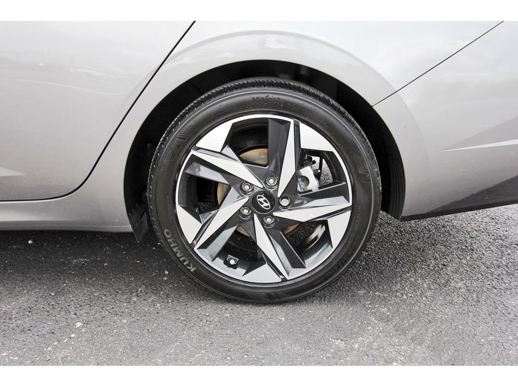 Certified 2022 Hyundai Elantra SEL w/ Convenience + Premium Package FWD image 33