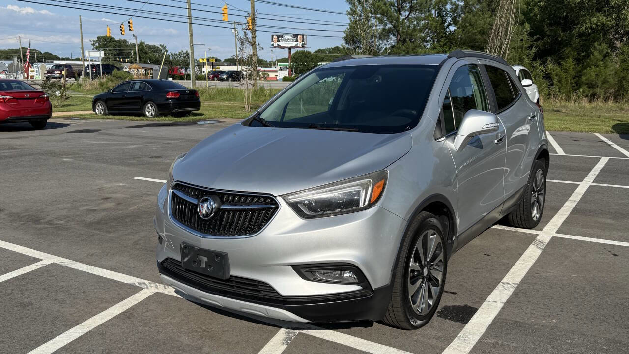Used 2018 Buick Encore Essence FWD image 3