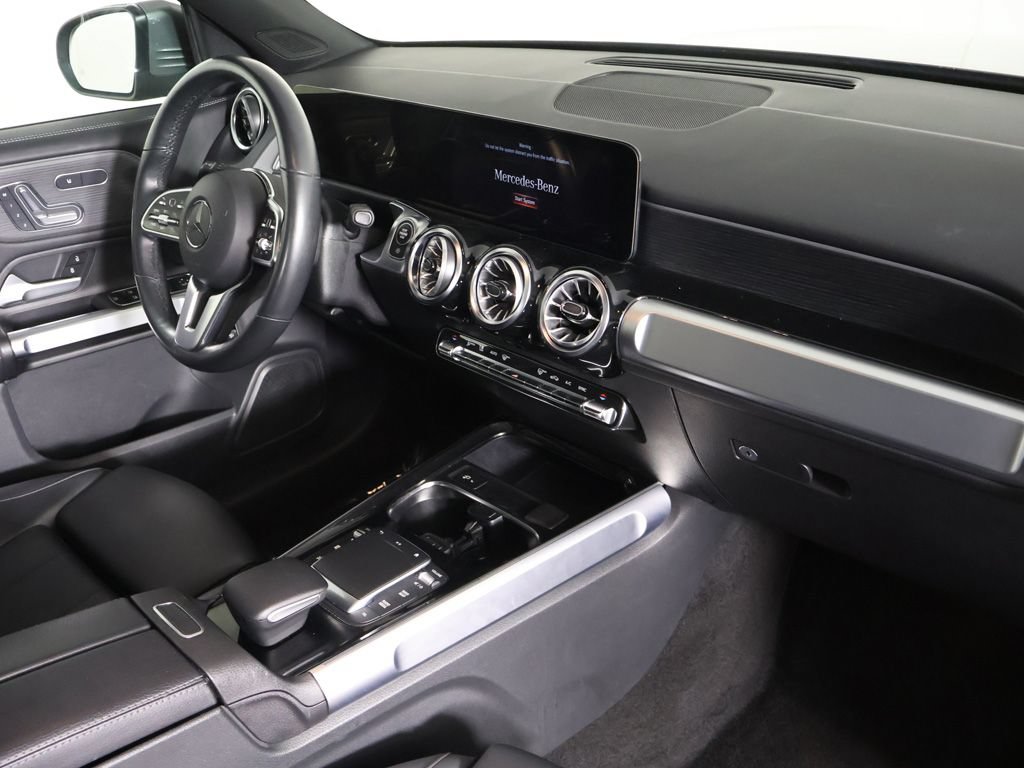 Used 2023 Mercedes-Benz GLB 250 4MATIC w/ Premium Package image 28