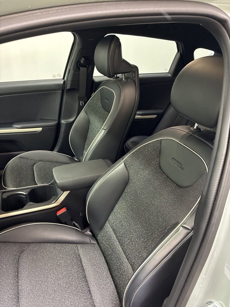 Used 2025 Kia K4 GT-Line image 9