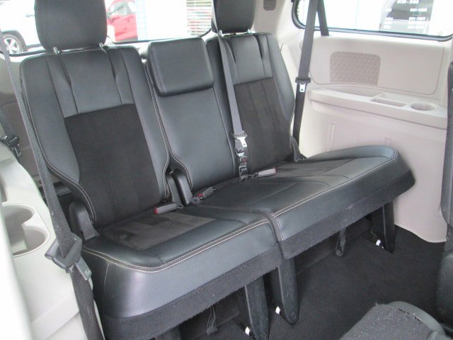 Used 2020 Dodge Grand Caravan SXT FWD image 15