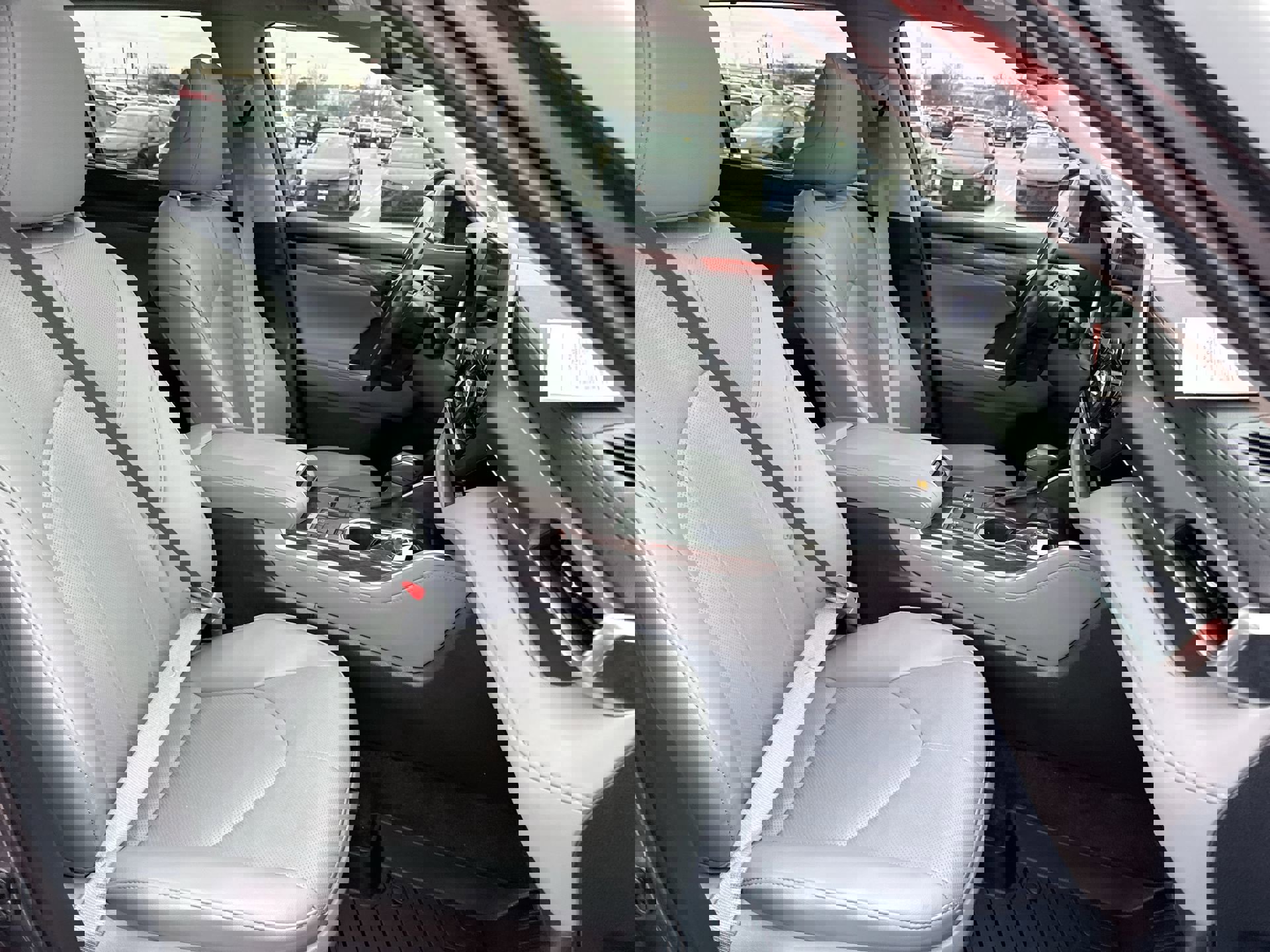 Used 2024 Toyota Highlander Limited image 28