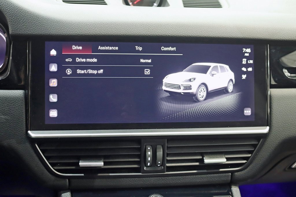 Used 2022 Porsche Cayenne Platinum Edition image 23