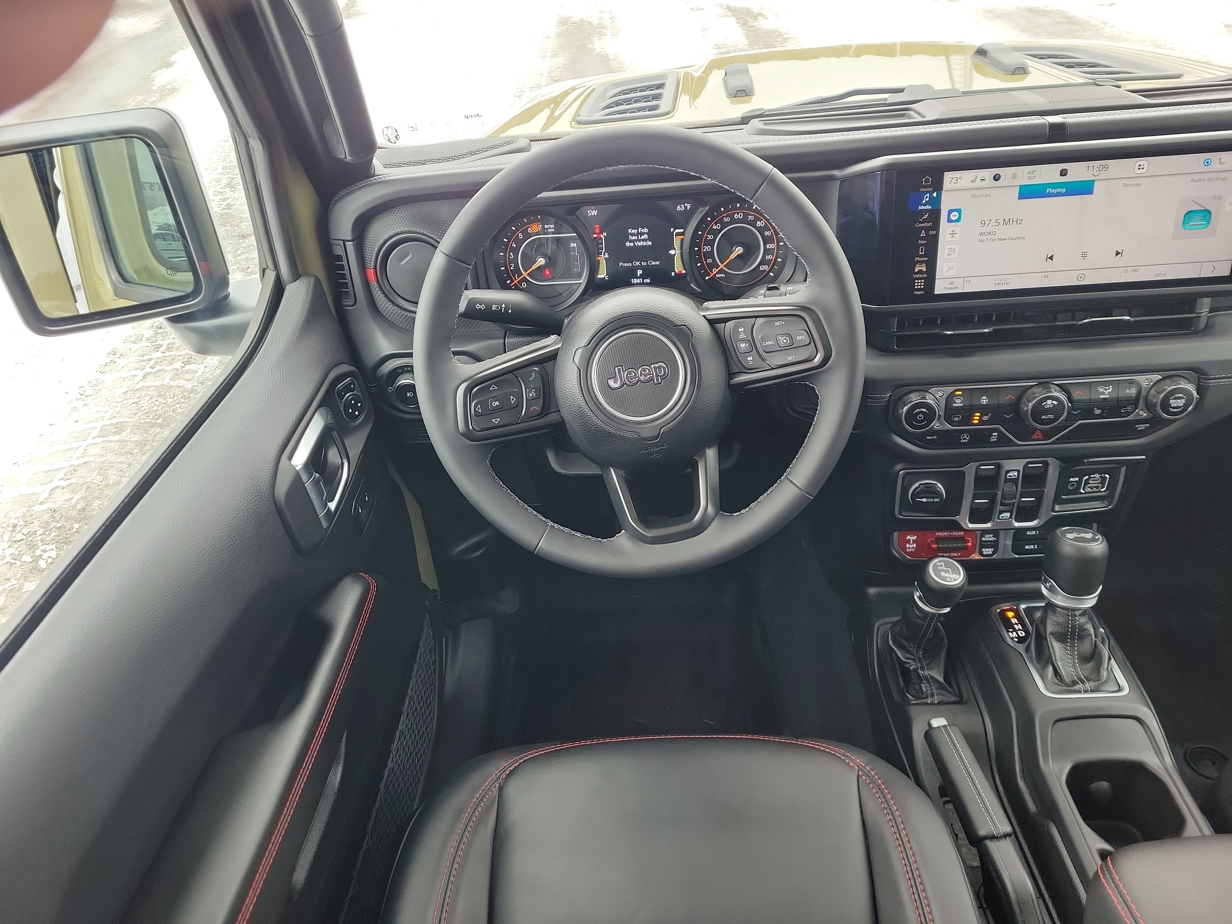 Used 2025 Jeep Wrangler Unlimited Rubicon w/ Convenience Group image 19