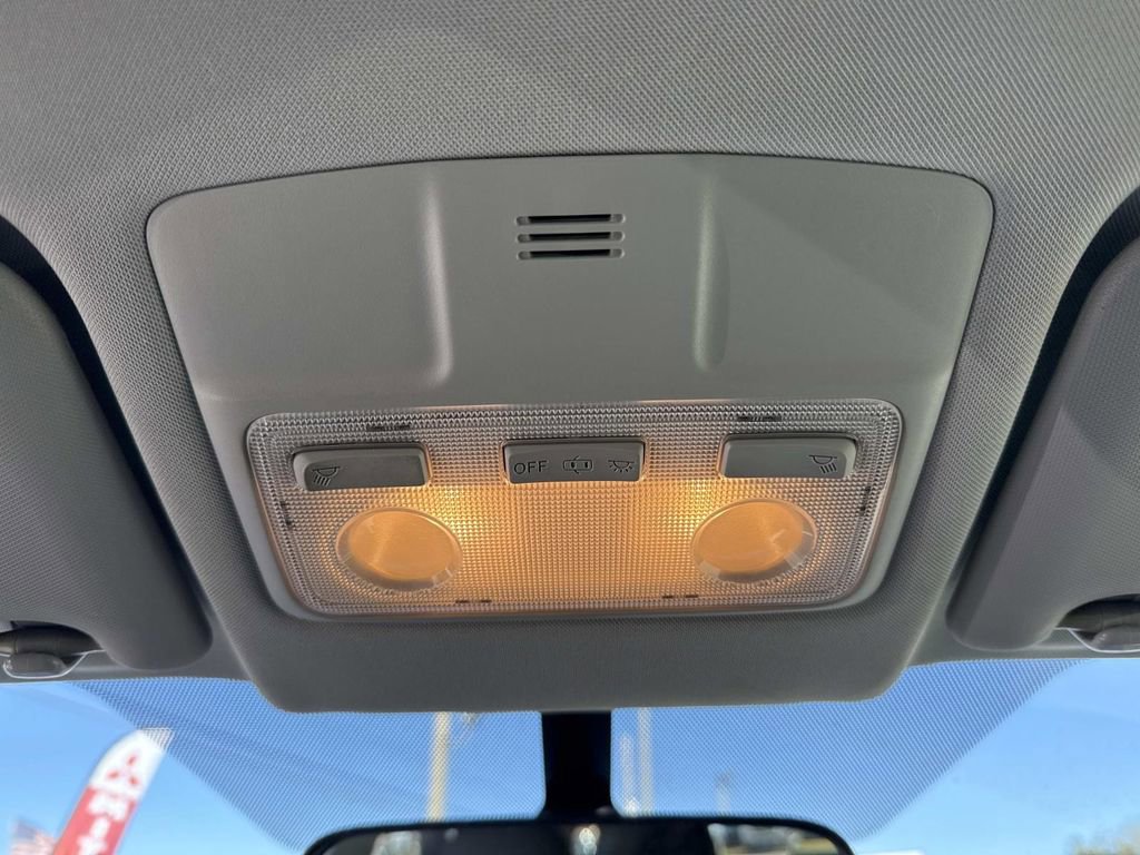 Used 2015 Toyota RAV4 LE image 41