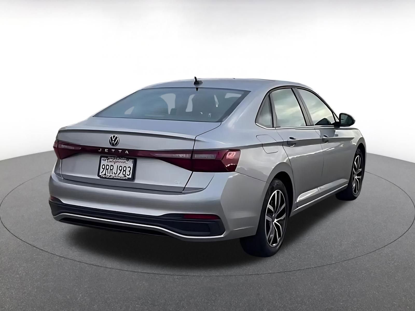 Used 2025 Volkswagen Jetta SE image 15