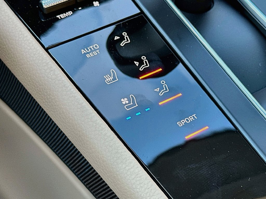New 2026 Porsche Macan AWD/4WD image 23